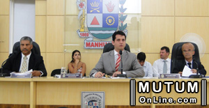 Mesa Diretora, durante a primeira sess&atilde;o legislativa do m&ecirc;s