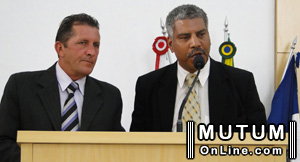 Vice-pres. da C&acirc;mara, An&iacute;zio Gon&ccedil;alves de Souza (direita) tamb&eacute;m foi solid&aacute;rio ao colega Chico do Juquinha, em sua decis&atilde;o de renunciar &agrave; condi&ccedil;&atilde;o de L&iacute;der do Governo.
