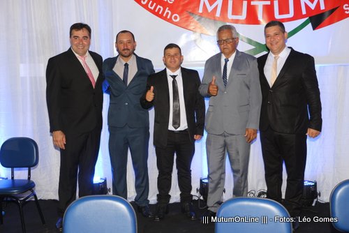 Claudinei (Republicanos) e Tácito (MDB) tomam posse como prefeito e vice de Mutum e Naeste do Imbiruçu (PP) é eleito presidente da Câmara para o biênio 2025-2026