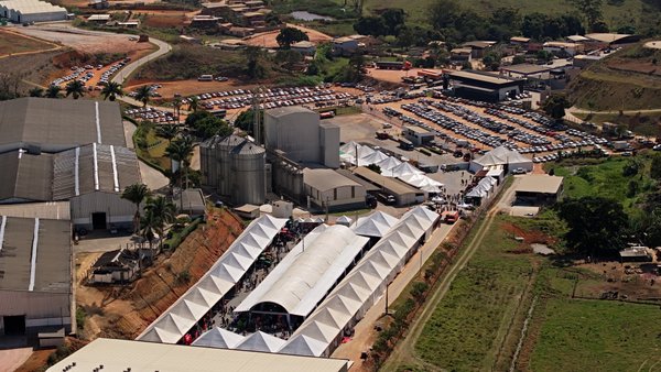 Coocafé celebra edição histórica da Feira de Negócios